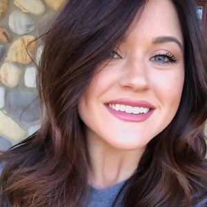 Meet your Posher, Whitney